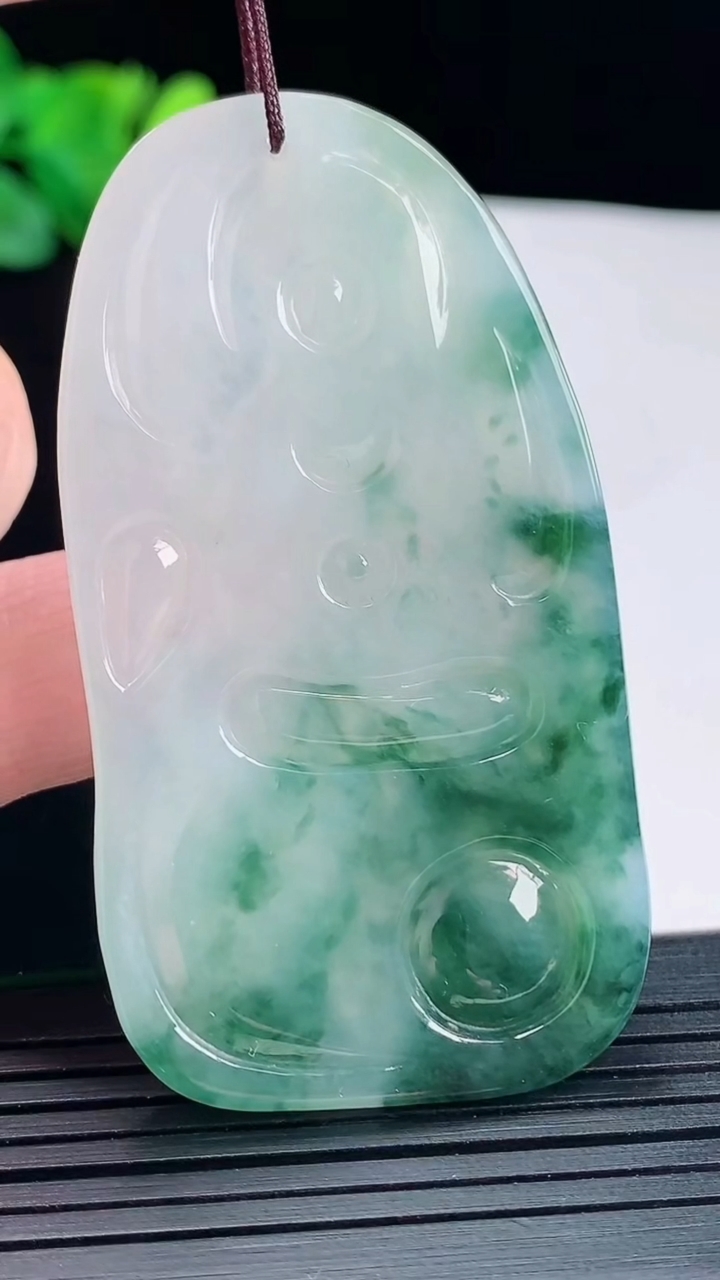 天然A货翡翠冰种飘花文殊菩萨吊坠，尺寸62-34-5重量:25.24g
5月14日
