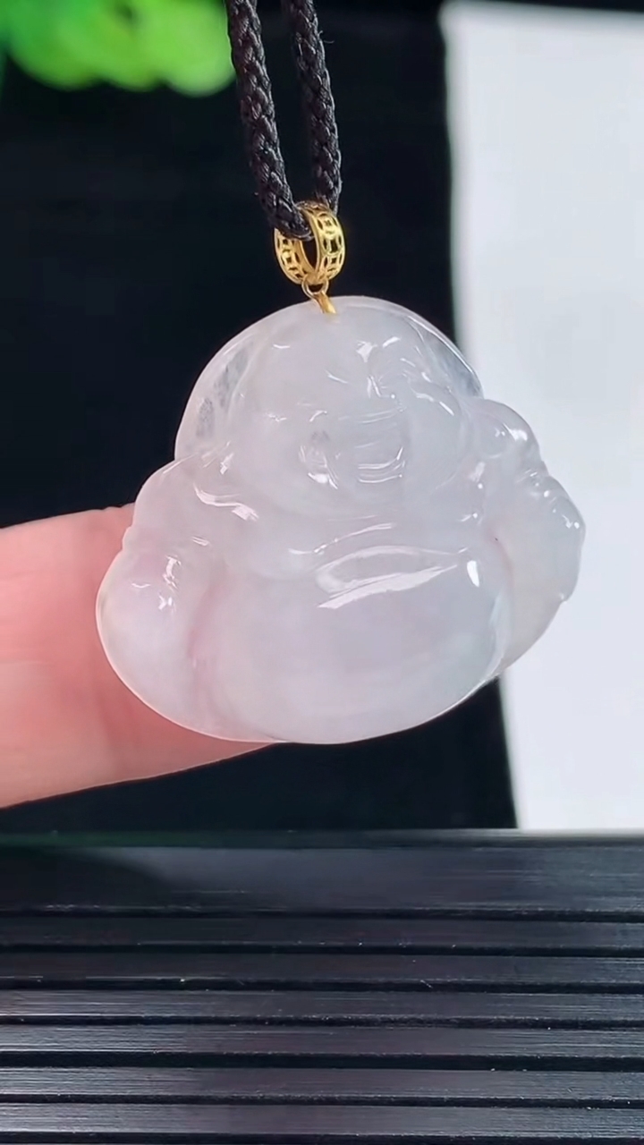 天然A货翡翠佛公吊坠，尺寸24.5-28-5.5重量:5.34g
5月14日