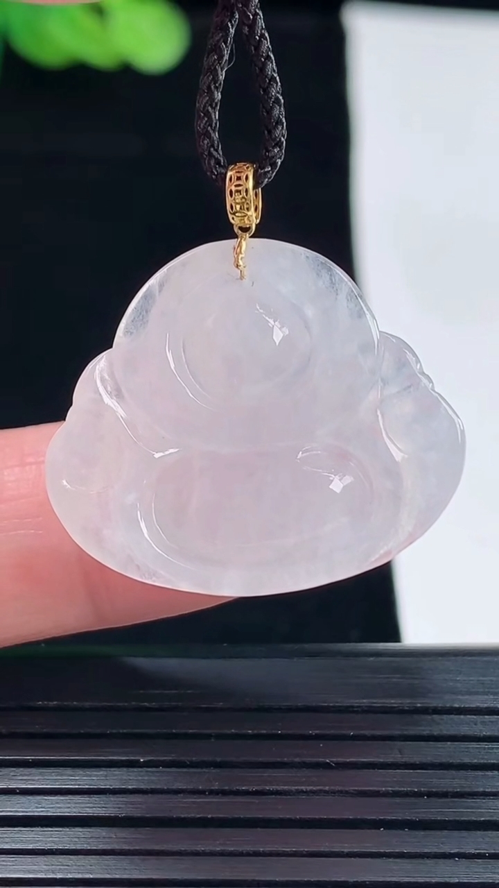 天然A货翡翠佛公吊坠，尺寸24.5-28-5.5重量:5.34g
5月14日