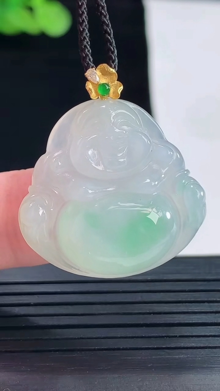 天然A货翡翠佛公吊坠，尺寸26-28-5.8重量:6.68g
5月14日