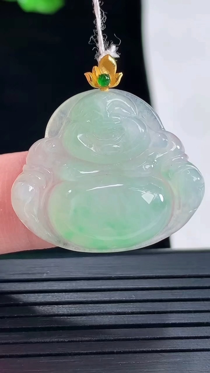 天然A货翡翠佛公吊坠，尺寸23-28-5.8重量:5.69g
5月15日
