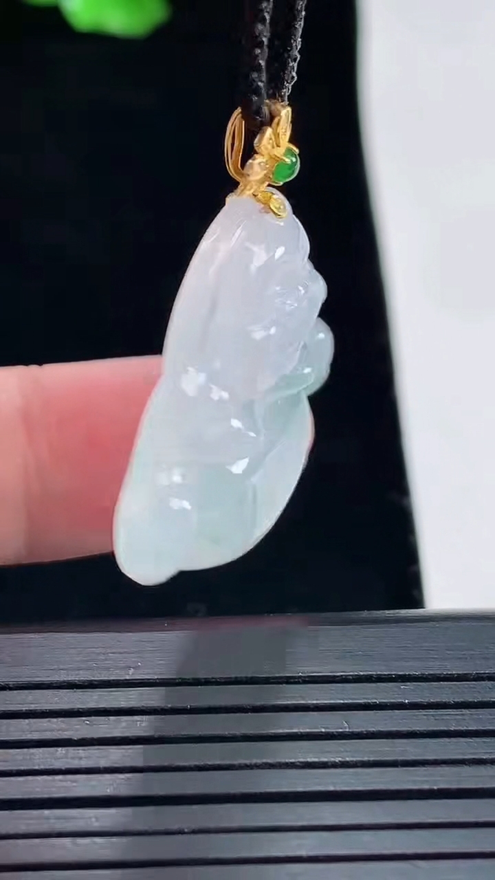 天然A货翡翠佛公吊坠，尺寸26.5-29.5-6重量:7.82g
5月15日