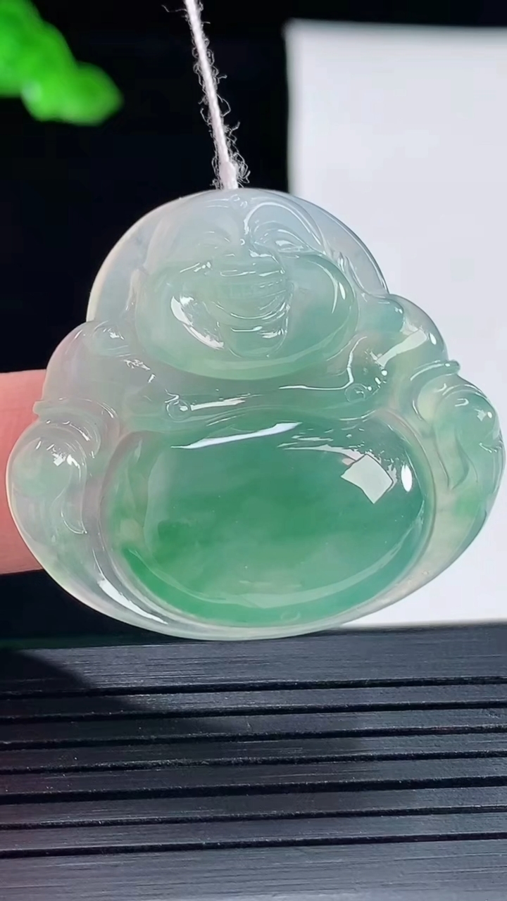 天然A货翡翠佛公吊坠，尺寸33-36-6重量:10.63g
5月16日