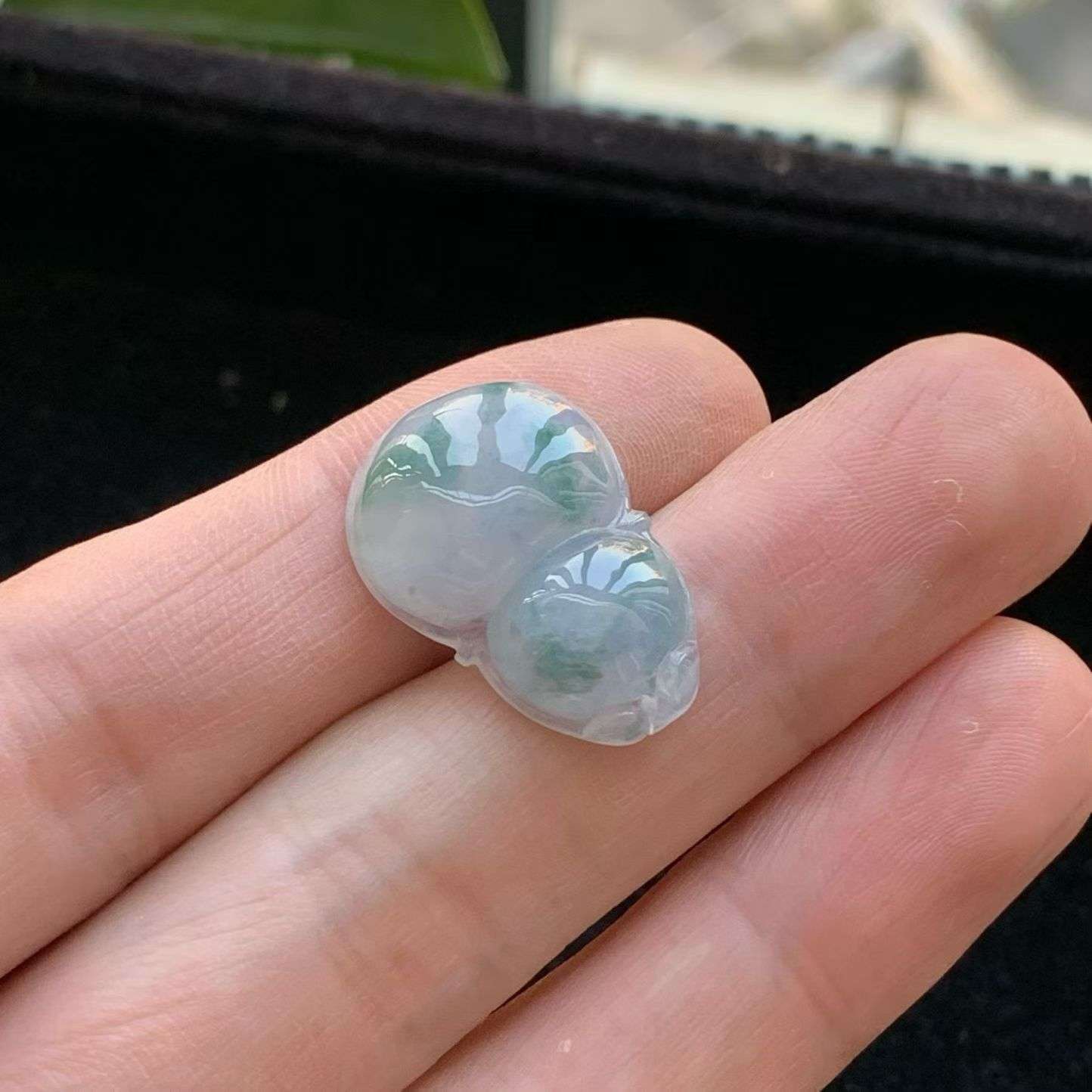 A货天然翡翠冰糯种飘花紫罗兰葫芦吊坠重量3.91
5月16日