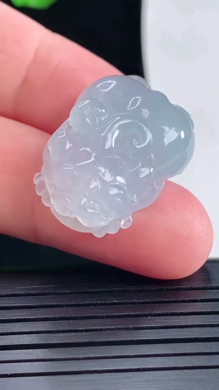 天然A货翡翠冰种紫罗兰貔貅镶嵌件，尺寸28-19-10.5重量:10.93g
5月16日