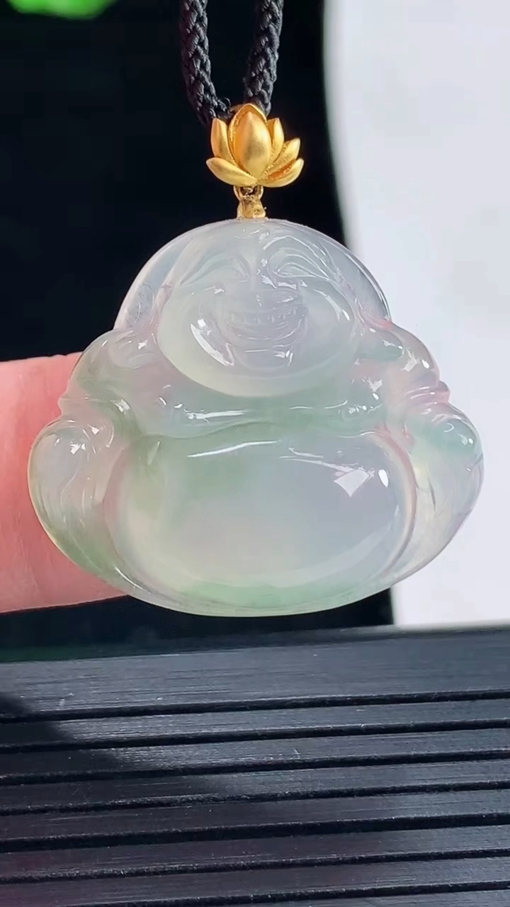 天然A货翡翠佛公吊坠，尺寸22.5-26-5重量:4.75g
5月16日