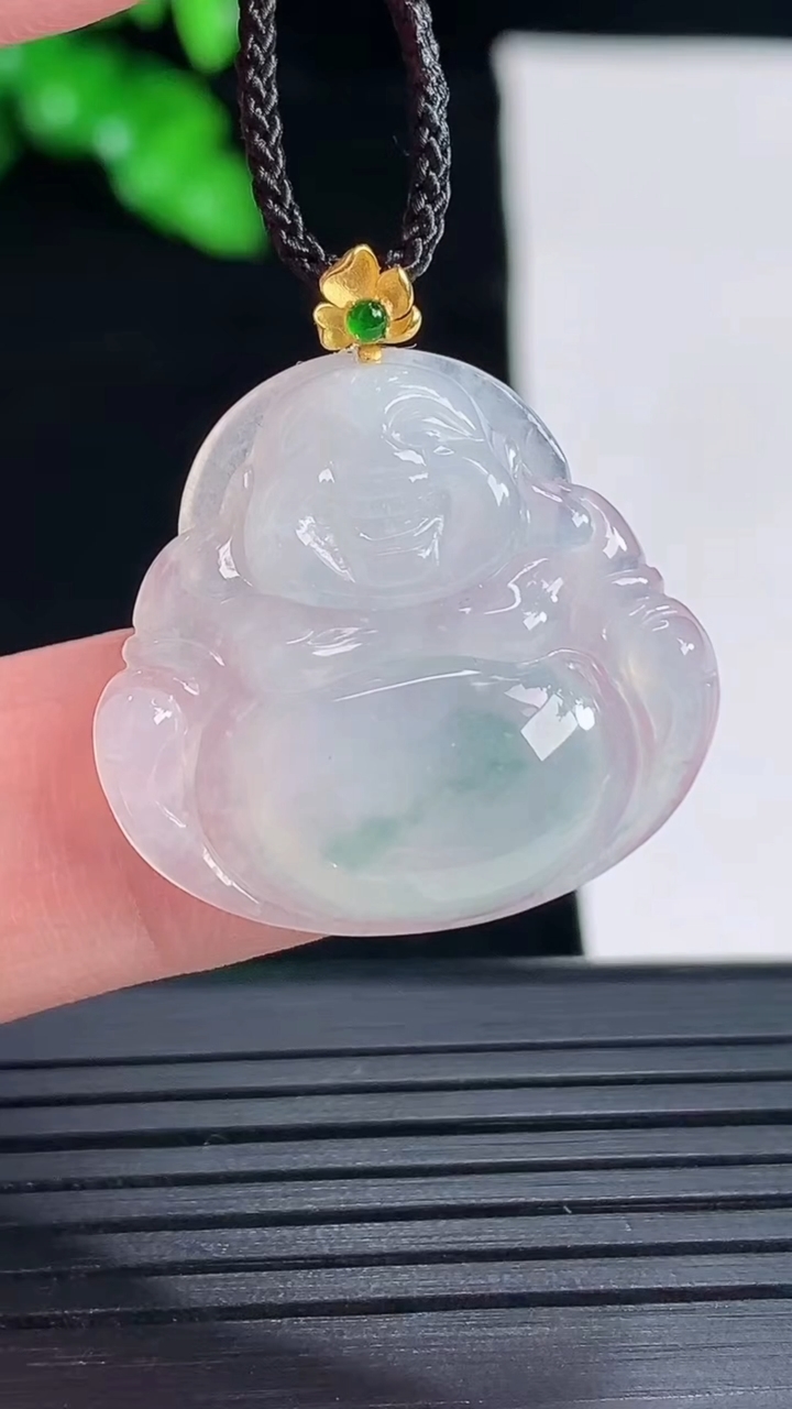 天然A货翡翠18k金飘花佛公吊坠，尺寸23.5-25-4.2重量:3.69g
5月16日