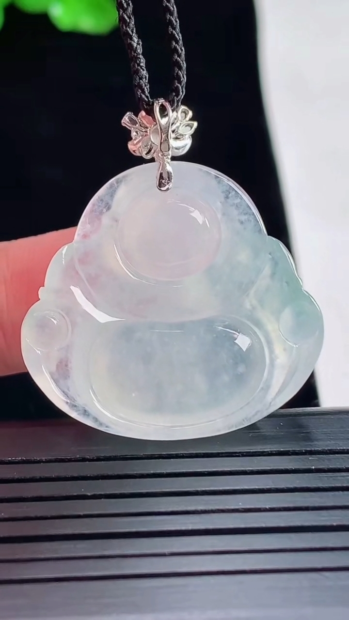 天然A货翡翠佛公吊坠，尺寸28-31-7重量:9.86g
5月16日