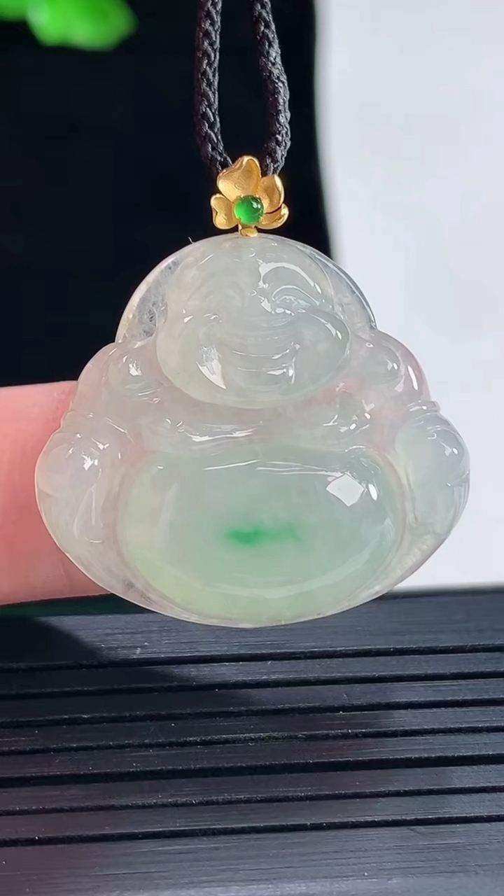 天然A货翡翠佛公吊坠，尺寸25-28.6-5.5重量:6.27g
5月16日
