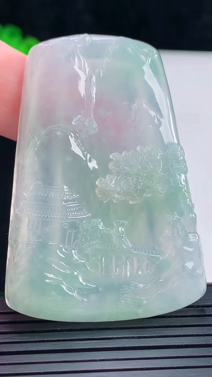 天然A货翡翠山水牌吊坠，尺寸59-39.8-5重量:27.10g
5月16日