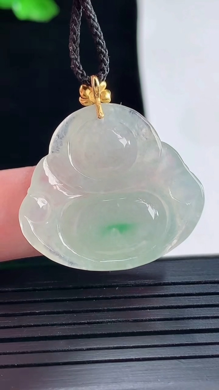 天然A货翡翠佛公吊坠，尺寸25-28.6-5.5重量:6.27g
5月16日