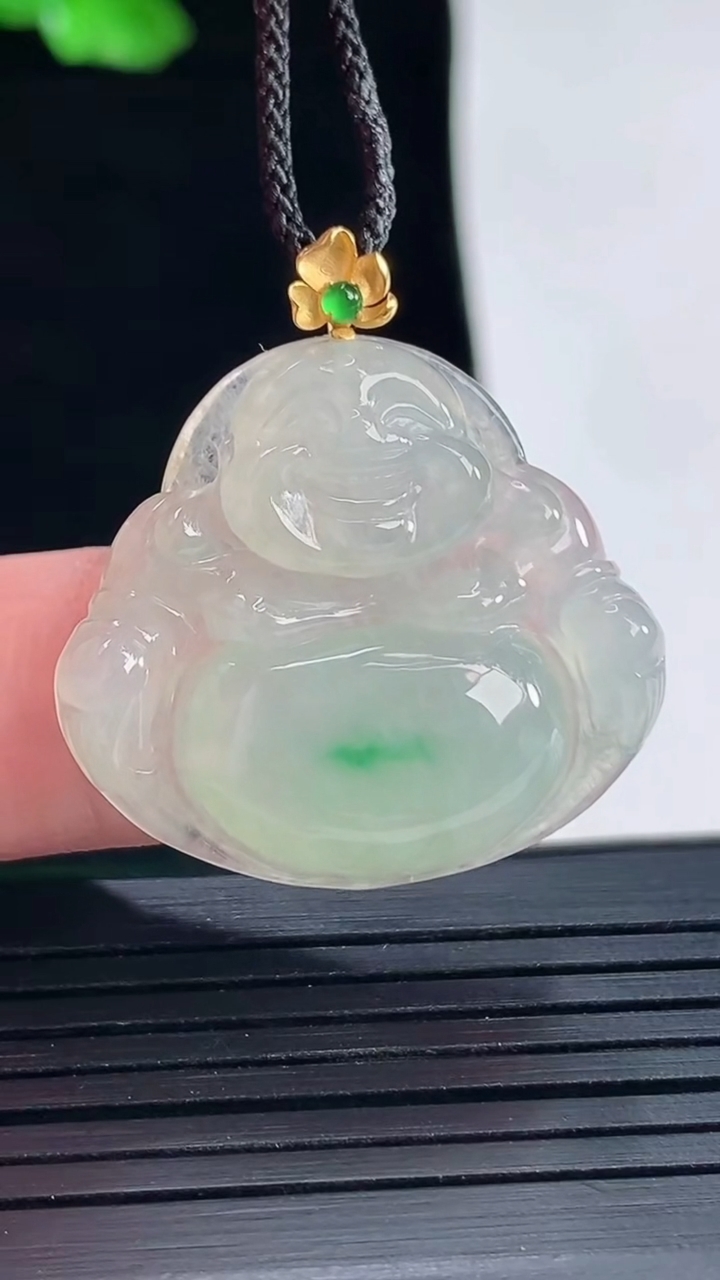 天然A货翡翠佛公吊坠，尺寸25-28.6-5.5重量:6.27g
5月16日