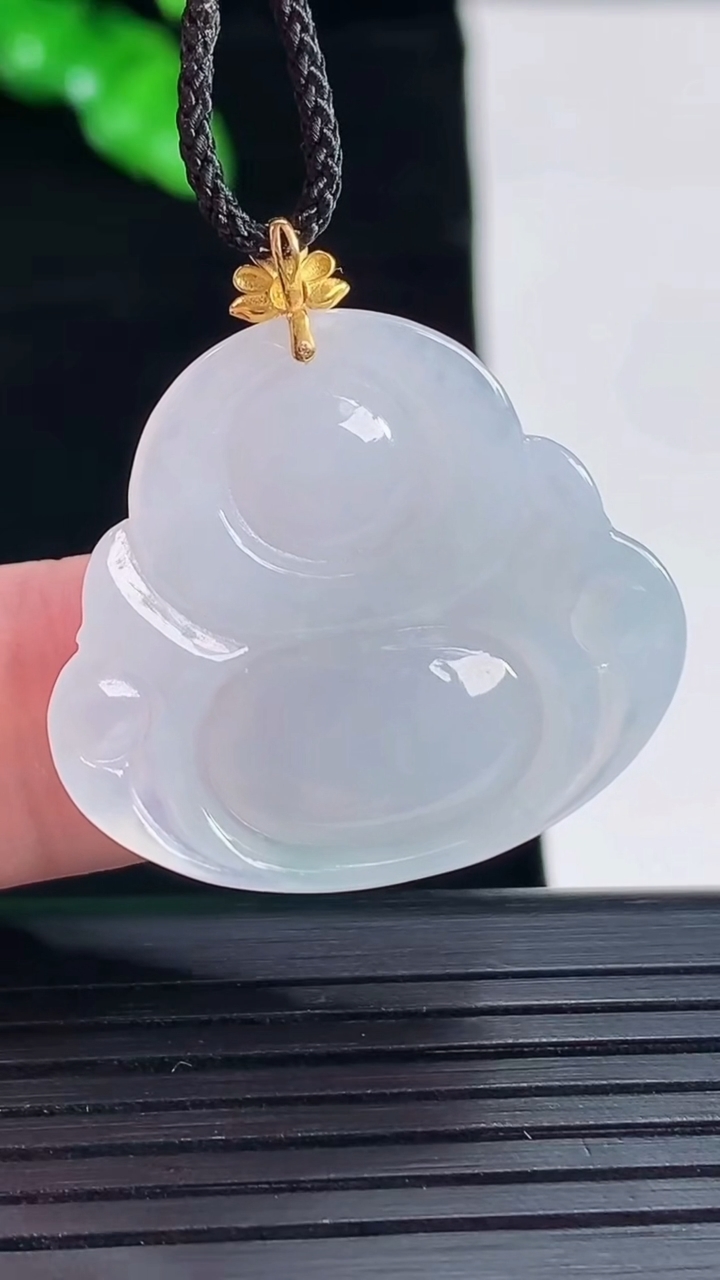 天然A货翡翠18k金飘花佛公吊坠，尺寸25-29-5重量:5.98g
5月16日