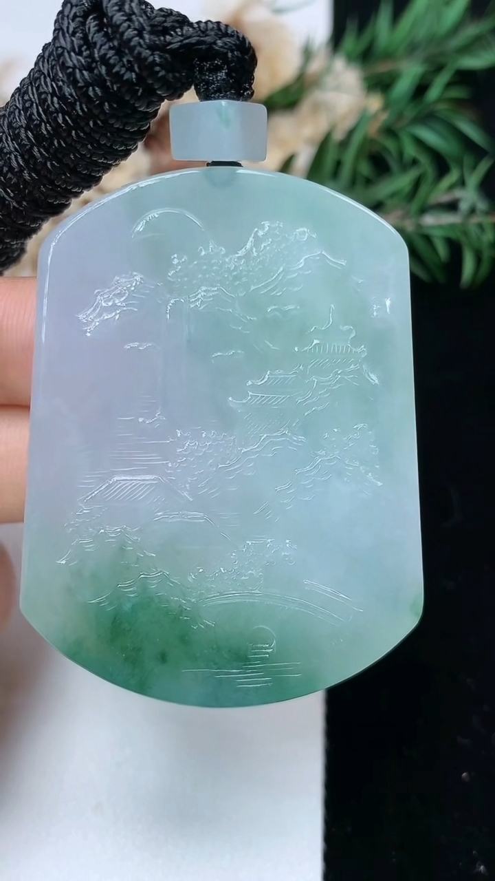 天然A货翡翠山水牌吊坠，尺寸49.5-38.3-5.9，重量:35.57g
5月16日