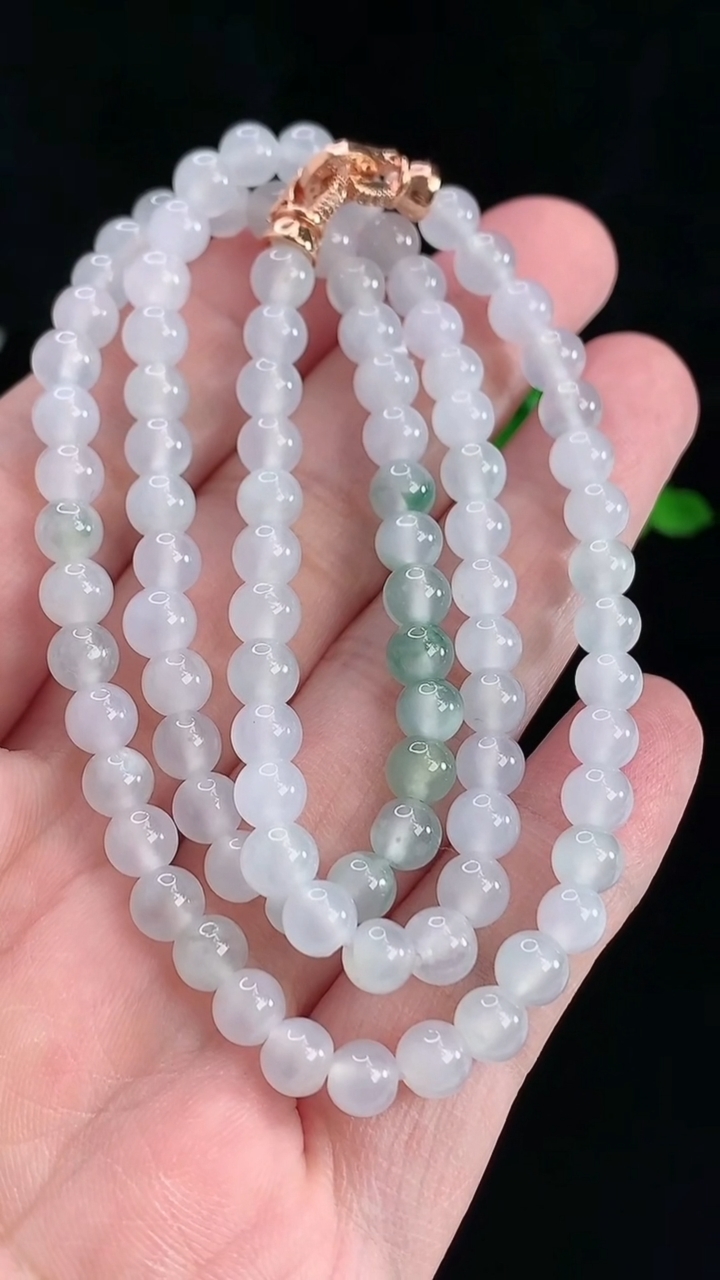 天然A货翡翠种飘花圆珠项链，尺寸6-94颗重量:32.94g5月16日
工厂直销收藏佳品,种好水足，