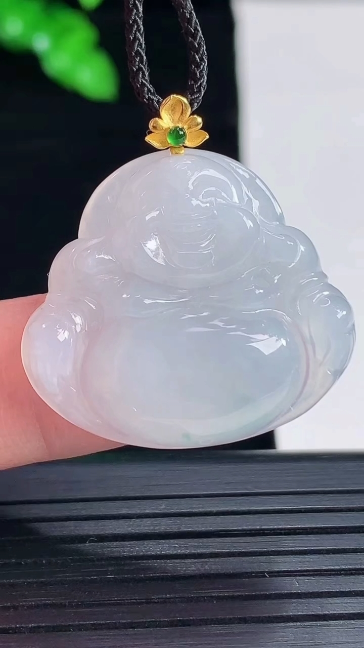 天然A货翡翠18k金飘花佛公吊坠，尺寸25-29-5重量:5.98g
5月16日