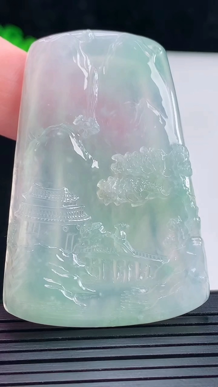 天然A货翡翠山水牌吊坠，尺寸59-39.8-5重量:27.10g
5月16日