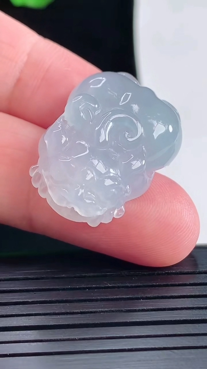 天然A货翡翠冰种紫罗兰貔貅镶嵌件，尺寸28-19-10.5重量:10.93g
5月16日