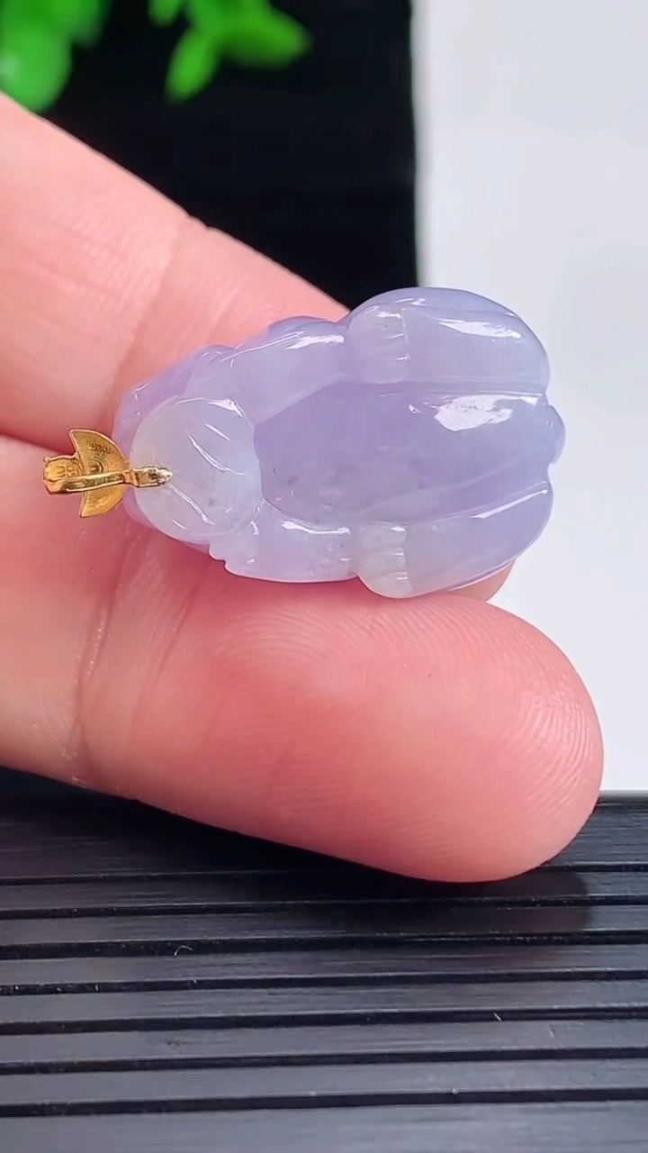天然A货翡翠18k金紫罗兰貔貅吊坠，尺寸24-16.5-11.2重量:8.64g
5月16日