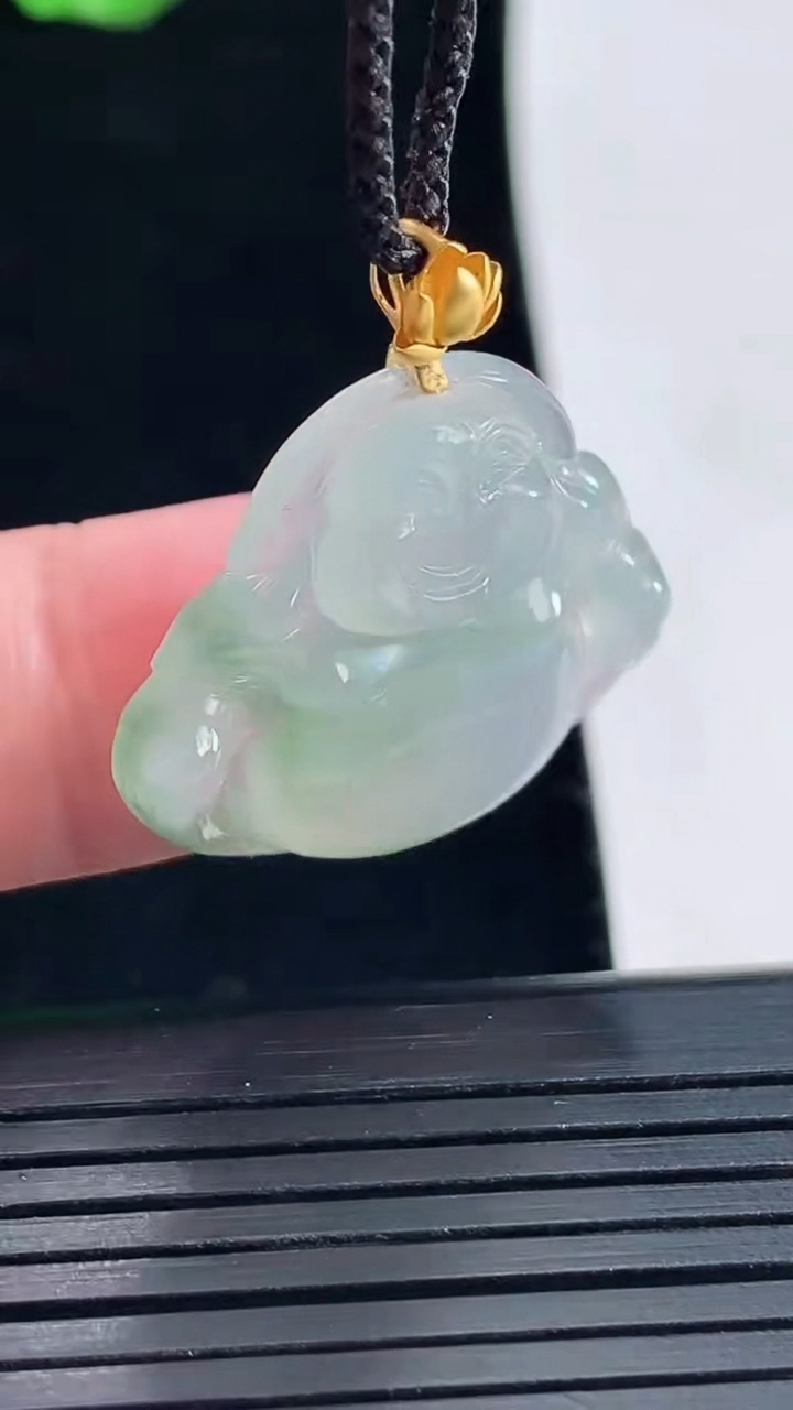 天然A货翡翠佛公吊坠，尺寸22.5-26-5重量:4.75g
5月16日