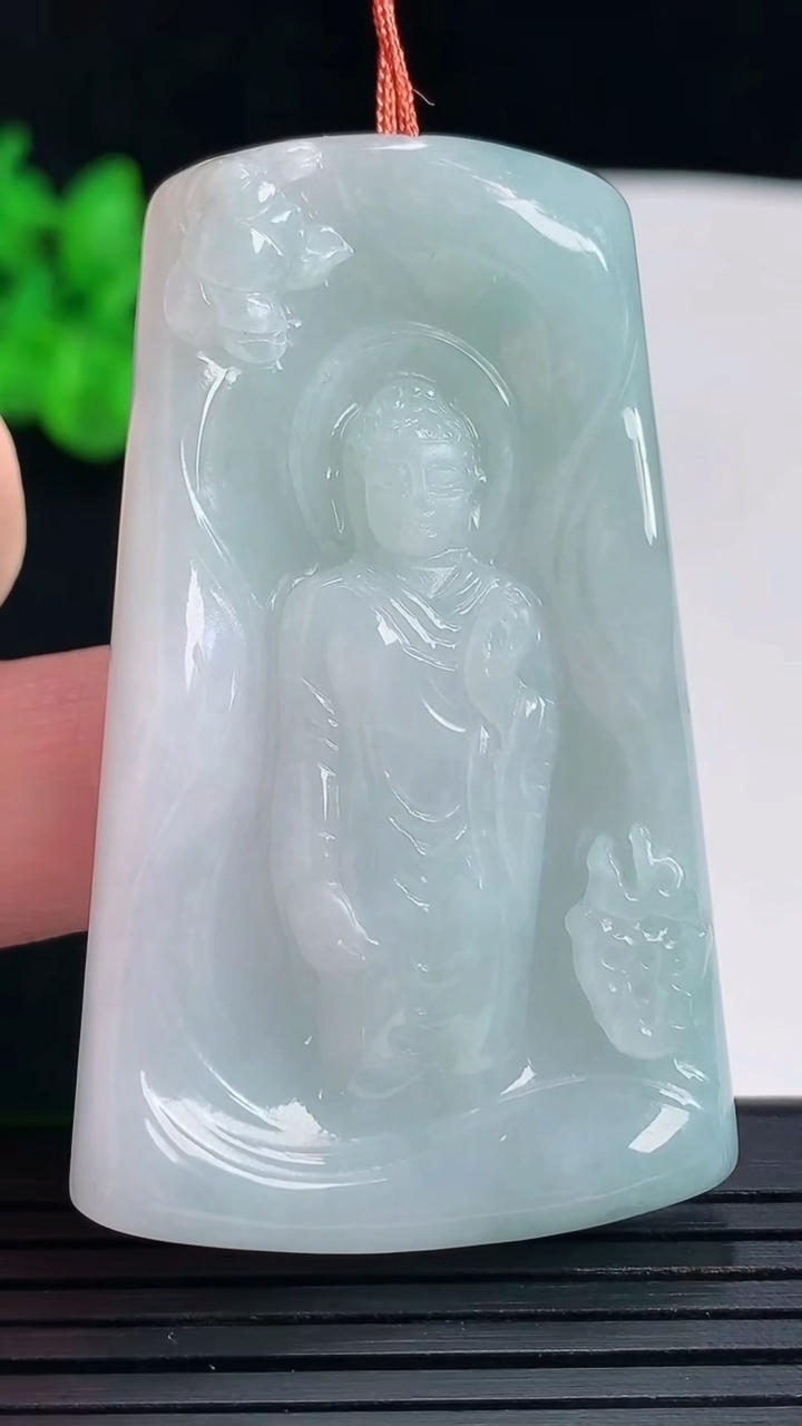 天然A货翡翠阿弥陀佛吊坠，尺寸56-34-6.6重量:28.26g
5月17日