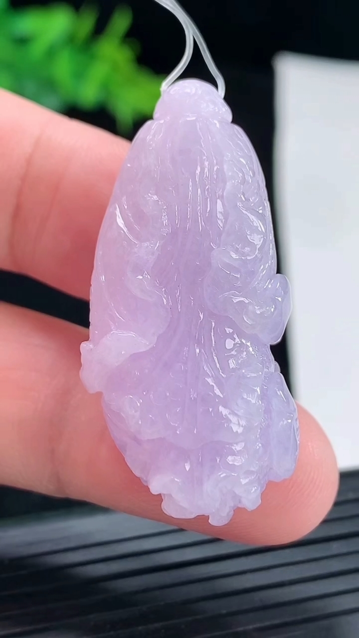 天然A货翡翠紫罗兰白菜吊坠，尺寸41.2-20-12.8重:16.61g
5月17日