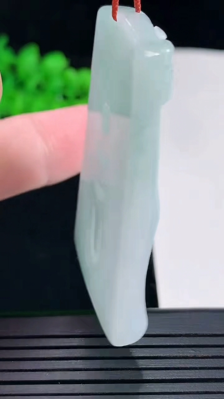 天然A货翡翠阿弥陀佛吊坠，尺寸56-34-6.6重量:28.26g
5月17日