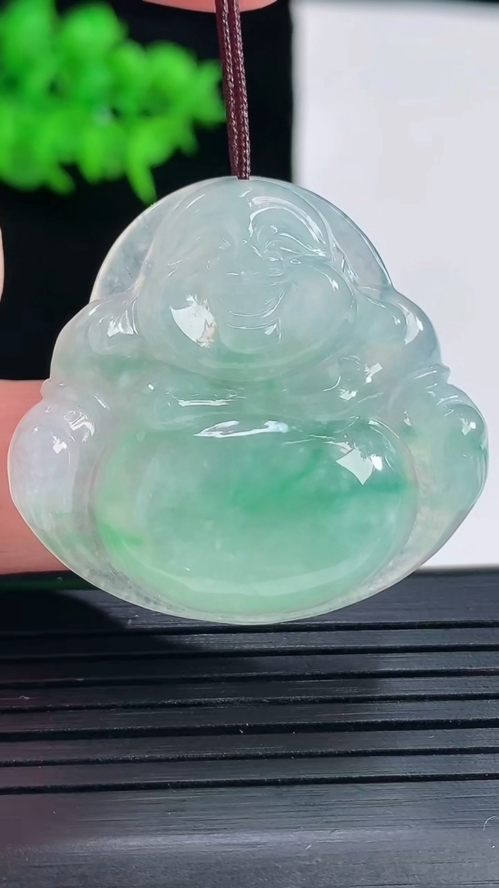 天然A货翡翠佛公吊坠，尺寸33.6-36-6重量:11.54g
5月18日