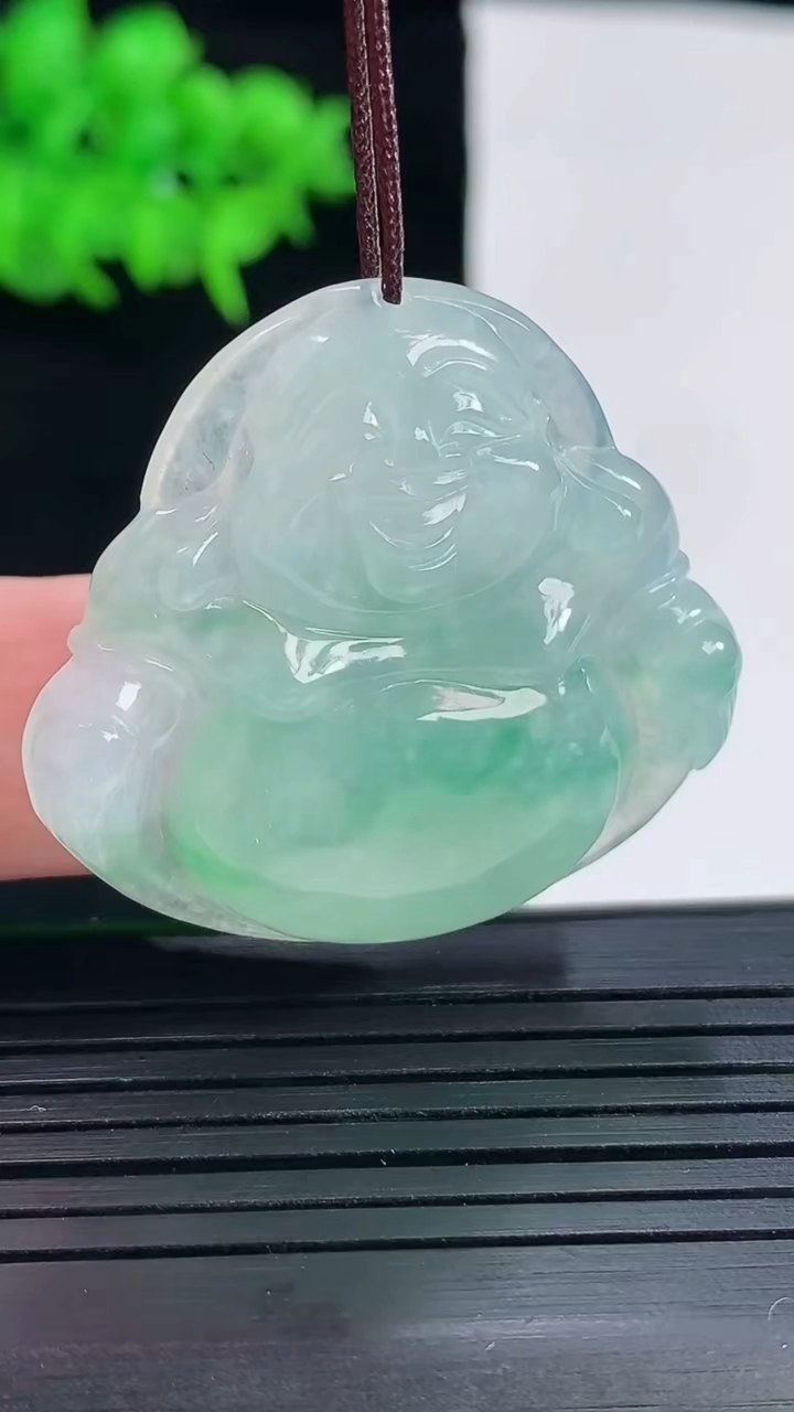 天然A货翡翠佛公吊坠，尺寸33.6-36-6重量:11.54g
5月18日