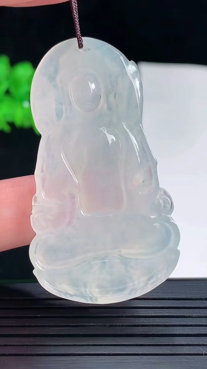 天然A货翡翠虚空藏菩萨吊坠，尺寸54-31-4.6重量:14.53g
5月18日