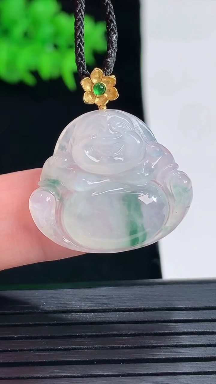 天然A货翡翠种飘花佛公吊坠，尺寸22-25.5-5重量:4.48g
5月18日