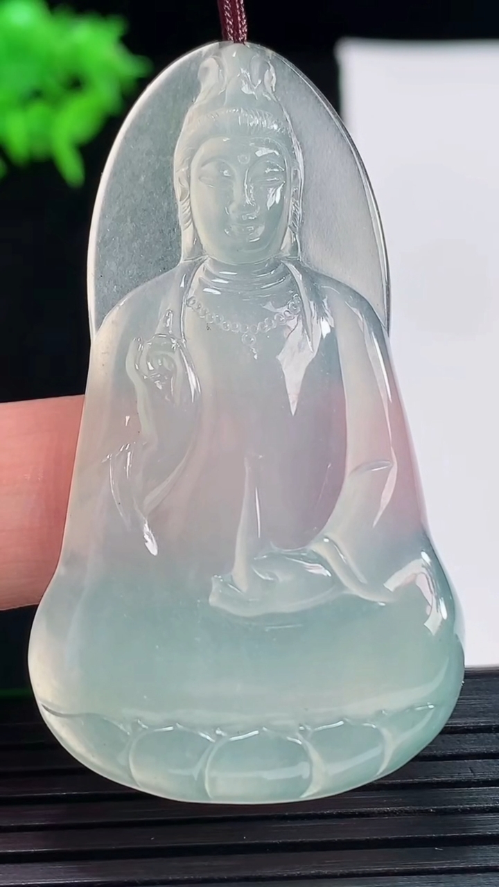 天然A货翡翠素衣观音吊坠，尺寸54-30-4.5重量:13.67g
5月18日