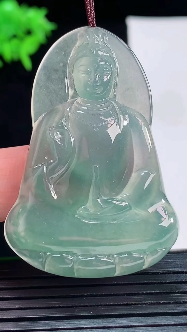 天然A货翡翠素衣观音吊坠，尺寸49-34-5.5重量:15.46g
5月18日