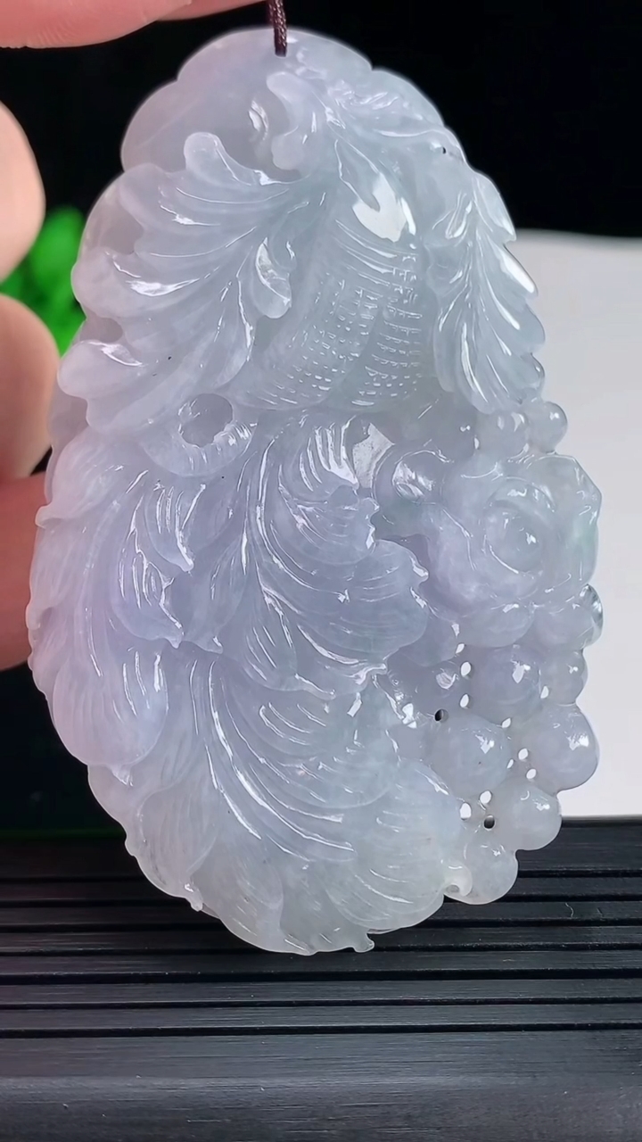 天然A货翡翠紫罗兰凤凰吊坠，尺寸74-46-9重量:57.00g
5月18日