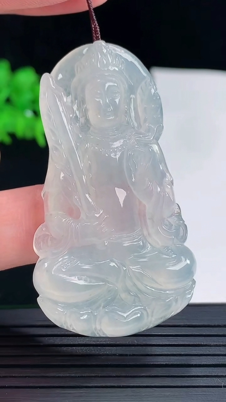 天然A货翡翠虚空藏菩萨吊坠，尺寸54-31-4.6重量:14.53g
5月18日