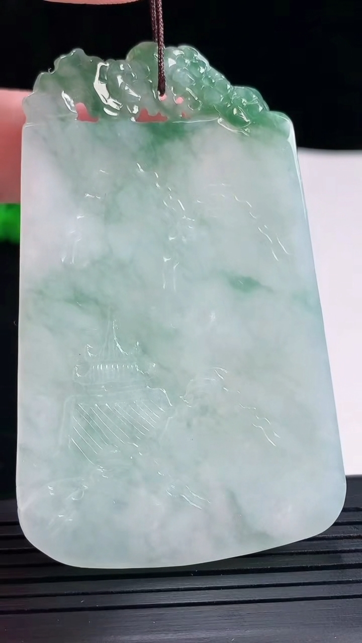 天然A货翡翠牌吊坠，尺寸72-44.8-4.8重量:38.74g
5月18日