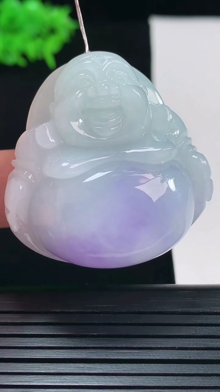 天然A货翡翠紫罗兰佛公吊坠，尺寸39-39-13.6重量:35.98g
5月18日