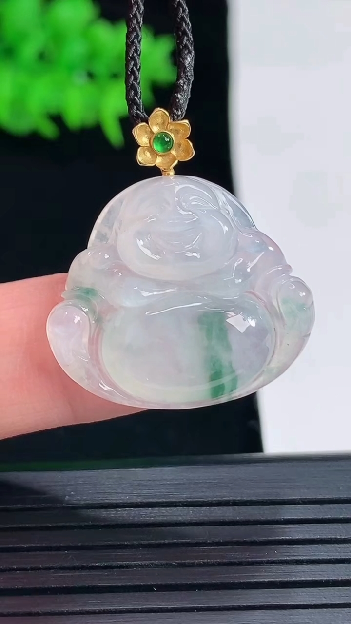 天然A货翡翠种飘花佛公吊坠，尺寸22-25.5-5重量:4.48g
5月18日