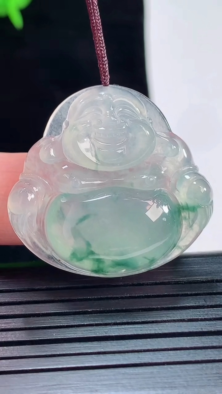 天然A货翡翠冰种飘花佛公吊坠，尺寸30-32-6重量:8.60g
5月18日