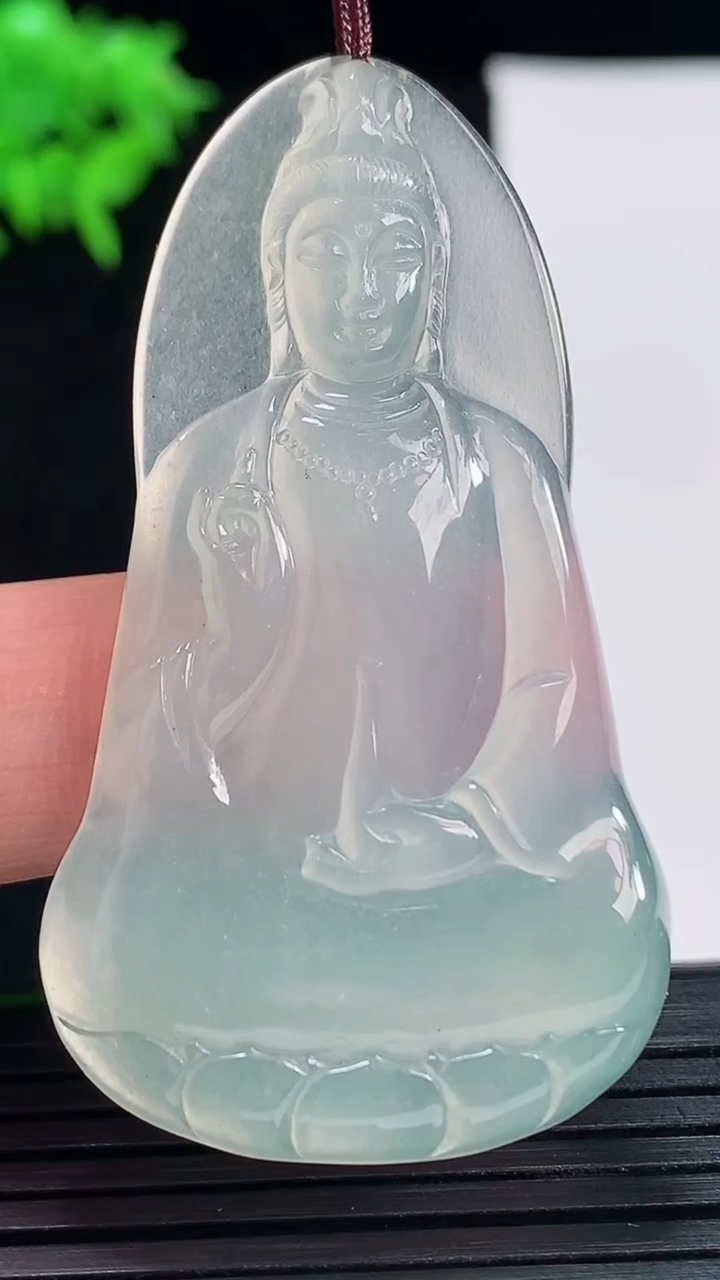 天然A货翡翠素衣观音吊坠，尺寸54-30-4.5重量:13.67g
5月18日