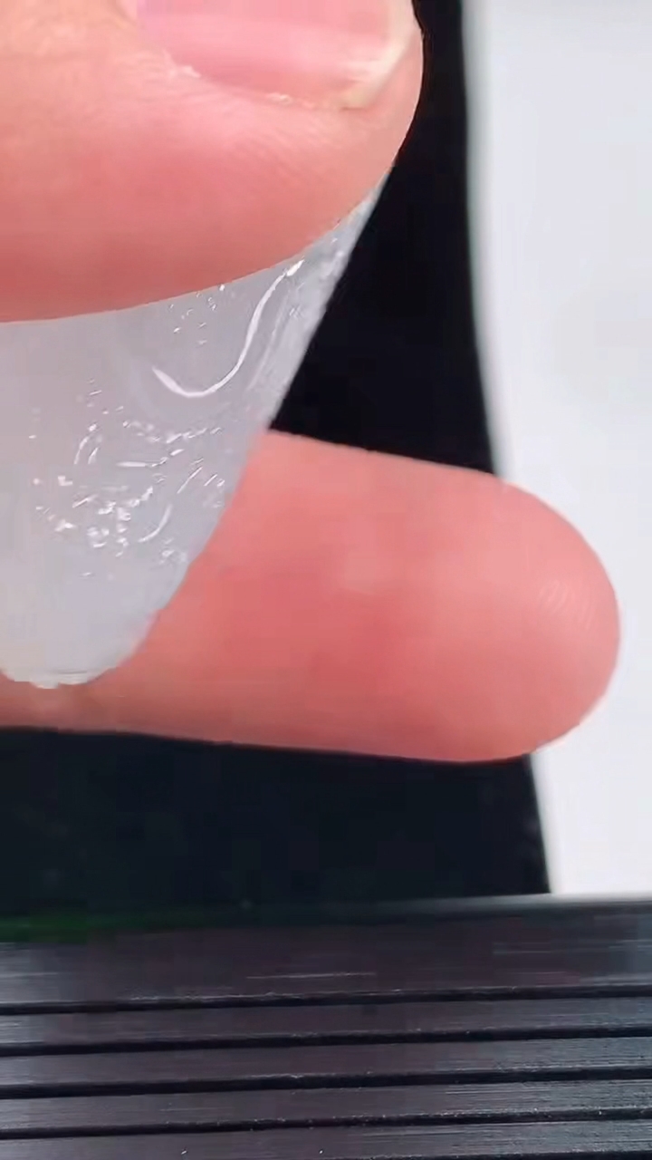 天然A货翡翠冰种紫罗兰龙牌吊坠，尺寸37.6-21-19.2重量:30.30g
5月18日