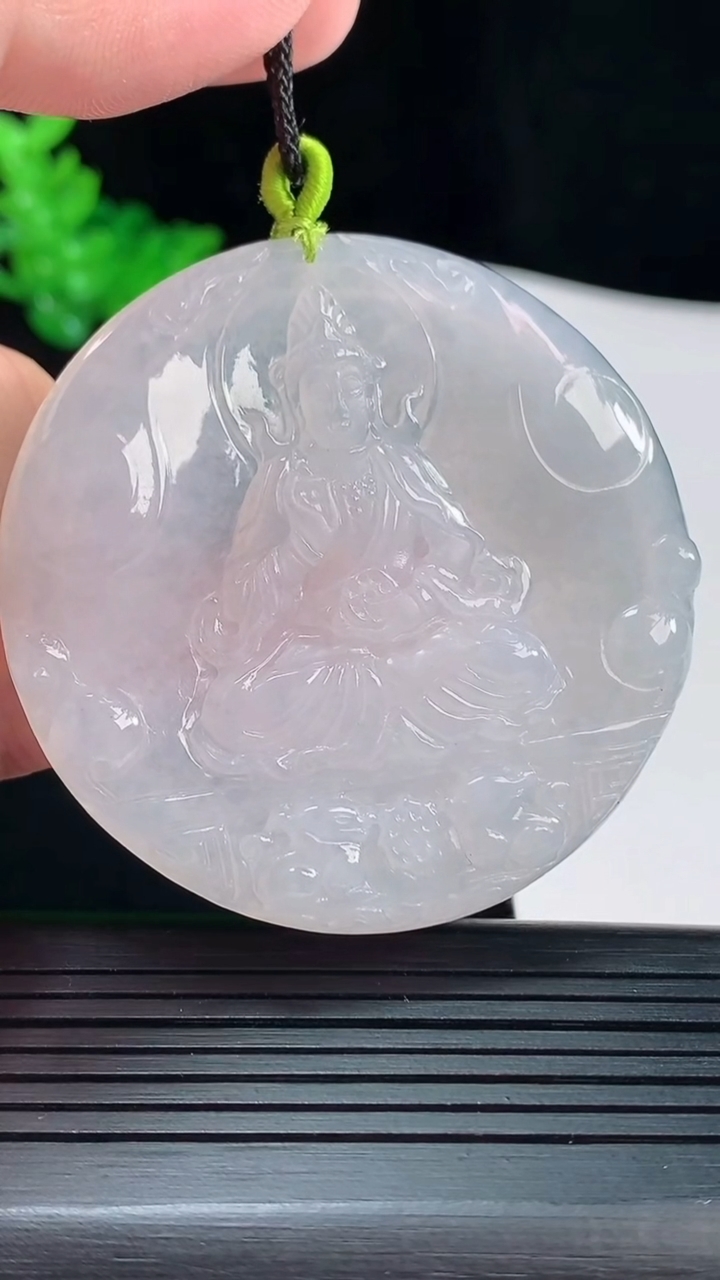 天然A货翡翠观音菩萨吊坠，尺寸54-5重量:26.90g
5月19日