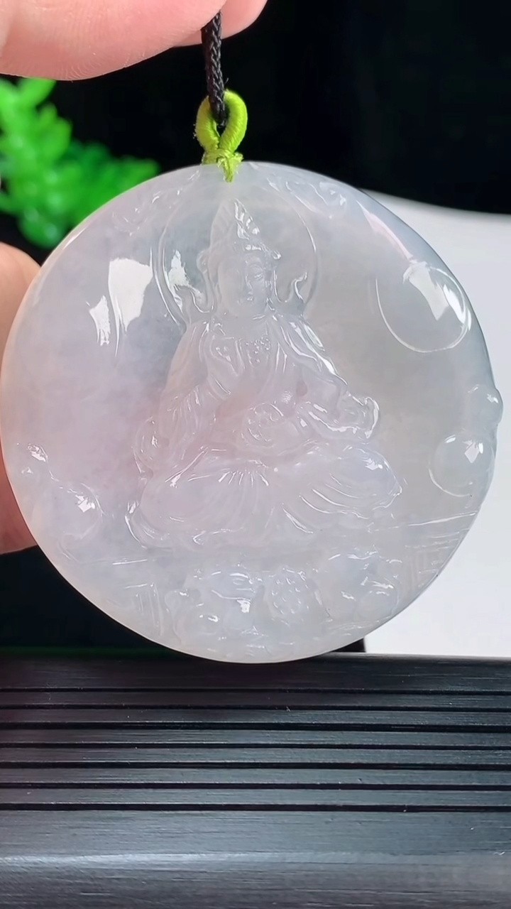 天然A货翡翠观音菩萨吊坠，尺寸54-5重量:26.90g
5月19日