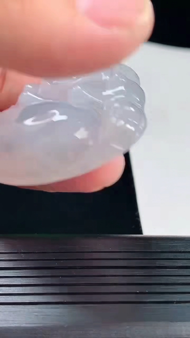 天然A货翡翠紫罗兰佛公吊坠，尺寸49-52-12重量:42.65g
5月19日