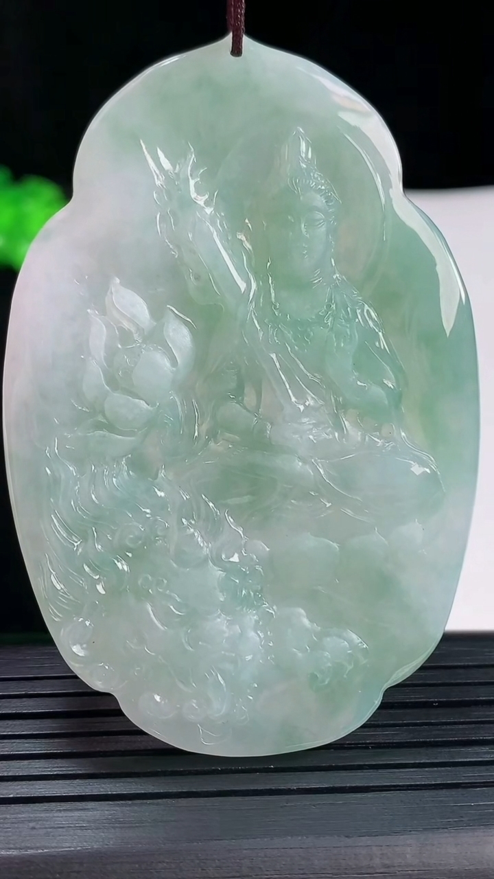 天然A货翡翠文殊菩萨吊坠，尺寸42.5-48-5重量:36.30g
5月20日