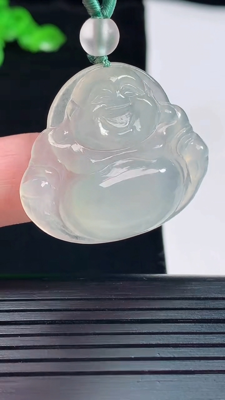 天然A货翡翠佛公吊坠，尺寸29-35.6-5重量:8.31g
5月20日