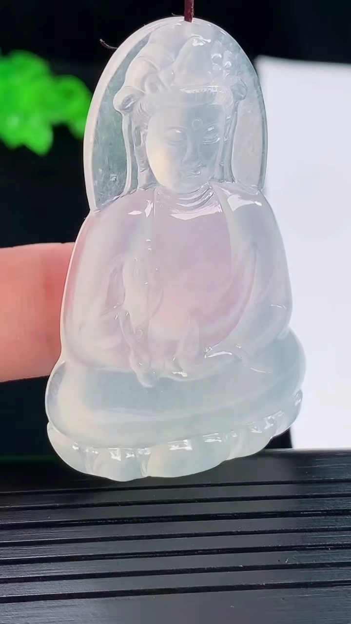 天然A货翡翠种白冰素衣观音吊坠，尺寸53-32-5.6重量:17.49g
5月20日