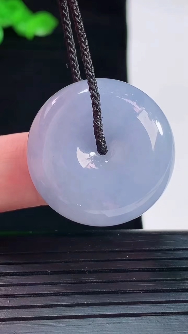 天然A货翡翠紫罗兰平安扣吊坠，尺寸26.5-9.8重量:14.56g
5月20日