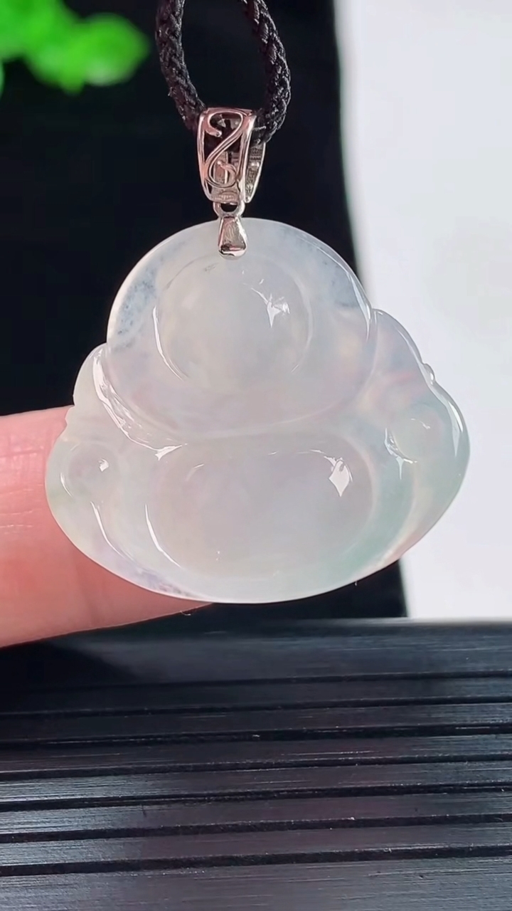天然A货翡翠佛公吊坠，尺寸23.5-26-6重量:5.55g
5月20日