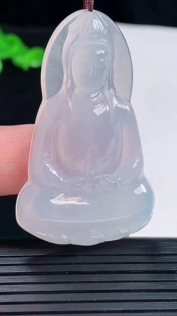 天然A货翡翠冰种紫罗兰素衣观音吊坠，尺寸50.5-31-6重量:15.66g
5月20日